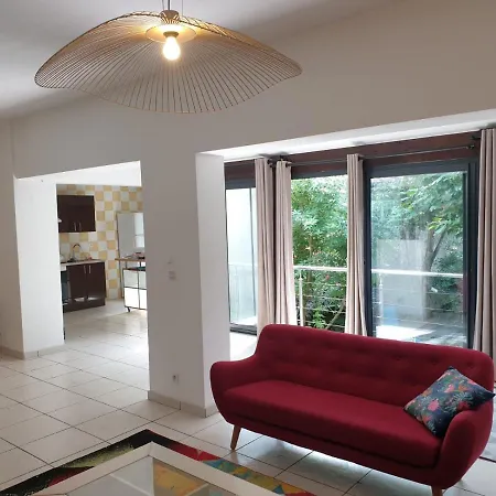 호텔 Maison 150m2 Jardin A Louer En Entier, Centre Chartrons, 3 3 Salles De Bains 1 Canape-lit Llllnumero De Telephone Dans L'annonce Si Questionlll