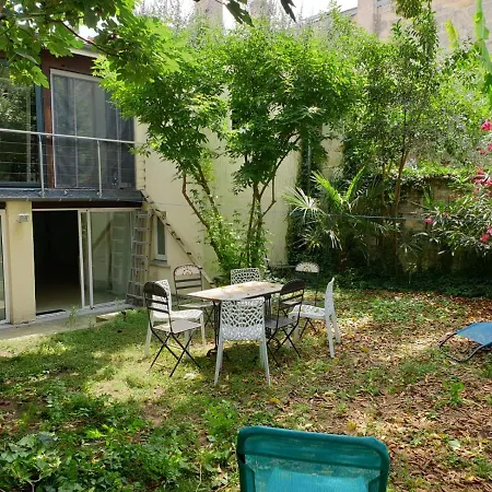 Maison 150m2 Jardin A Louer En Entier, Centre Chartrons, 3 3 Salles De Bains 1 Canape-lit Llllnumero De Telephone Dans L'annonce Si Questionlll 3*