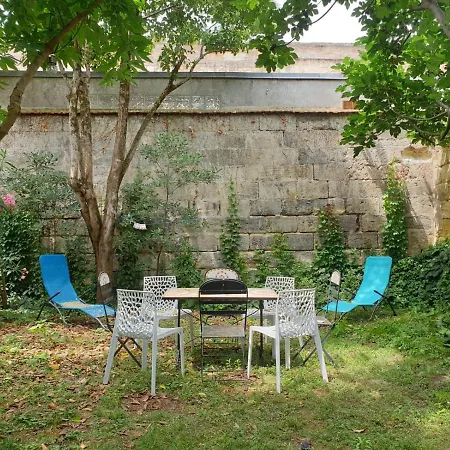 호텔 Maison 150m2 Jardin A Louer En Entier, Centre Chartrons, 3 3 Salles De Bains 1 Canape-lit Llllnumero De Telephone Dans L'annonce Si Questionlll 3*
