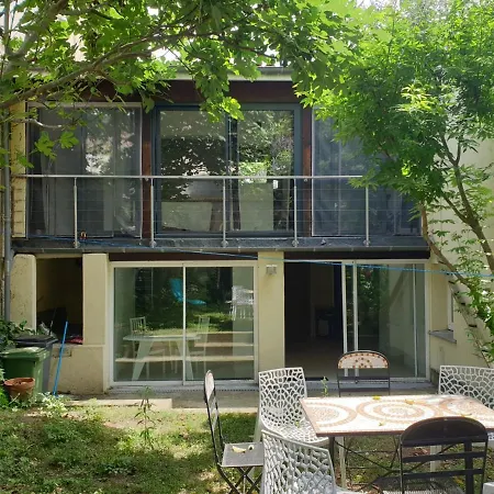 Tatil Evi Maison 150m2 Jardin A Louer En Entier, Centre Chartrons, 3 3 Salles De Bains 1 Canape-lit Llllnumero De Telephone Dans L'annonce Si Questionlll *