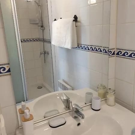 Maison 150m2 Jardin A Louer En Entier, Centre Chartrons, 3 3 Salles De Bains 1 Canape-lit Llllnumero De Telephone Dans L'annonce Si Questionlll 호텔 보르도