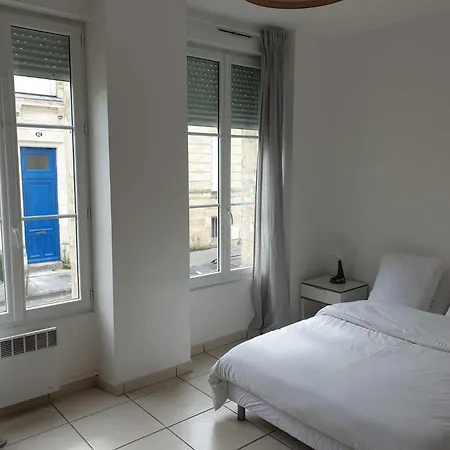 Tatil Evi Maison 150m2 Jardin A Louer En Entier, Centre Chartrons, 3 3 Salles De Bains 1 Canape-lit Llllnumero De Telephone Dans L'annonce Si Questionlll Bordeaux