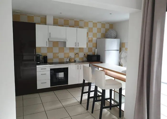 호텔 Maison 150m2 Jardin A Louer En Entier, Centre Chartrons, 3 3 Salles De Bains 1 Canape-lit Llllnumero De Telephone Dans L'annonce Si Questionlll 3*