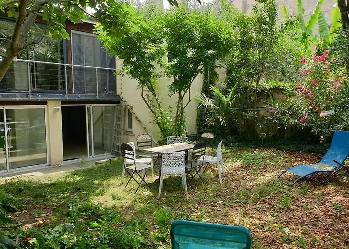 Maison 150m2 Jardin A Louer En Entier, Centre Chartrons, 3 3 Salles De Bains 1 Canape-lit Llllnumero De Telephone Dans L'annonce Si Questionlll 3*