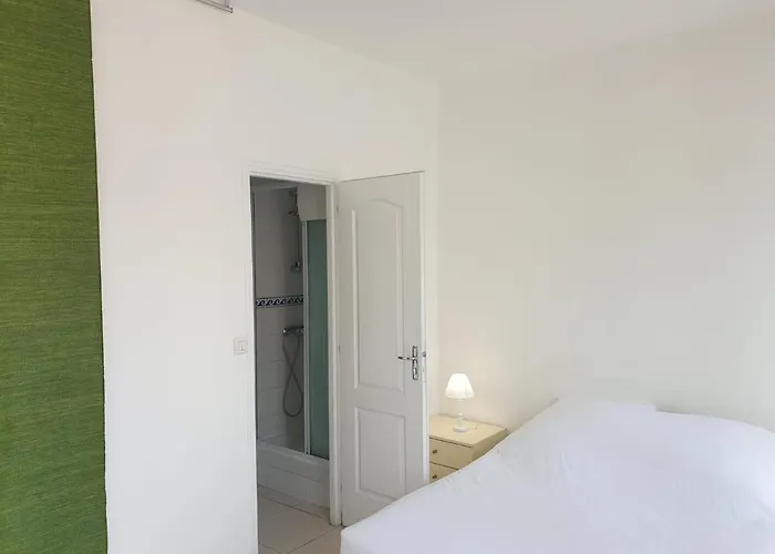 Maison 150m2 Jardin A Louer En Entier, Centre Chartrons, 3 3 Salles De Bains 1 Canape-lit Llllnumero De Telephone Dans L'annonce Si Questionlll 3* Bordeaux